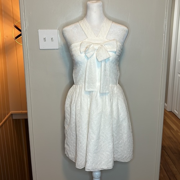 Maje Libby White Eyelet Bow Detail Dress NWT Size 36 - Picture 2 of 10